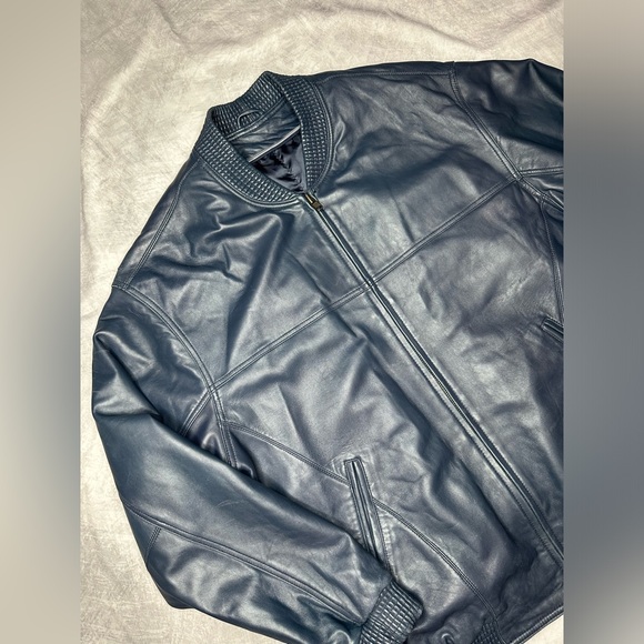 Vintage Leather Jacket blue Men's Biker Moto Style
Condition 10/10
Size: XL - Picture 5 of 10